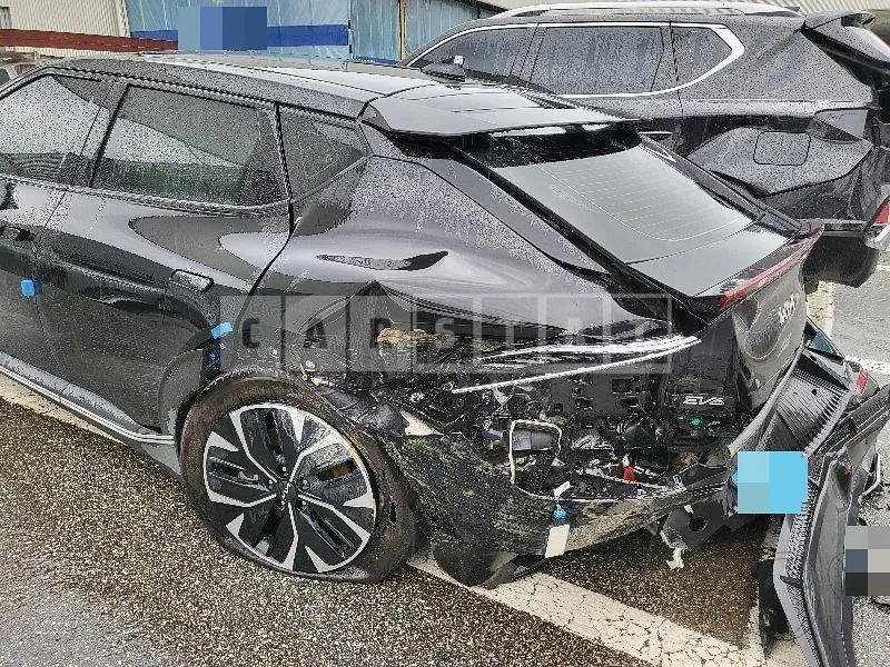 Photo 2 of 30: 2022 Kia EV6 — Korean insurance auction