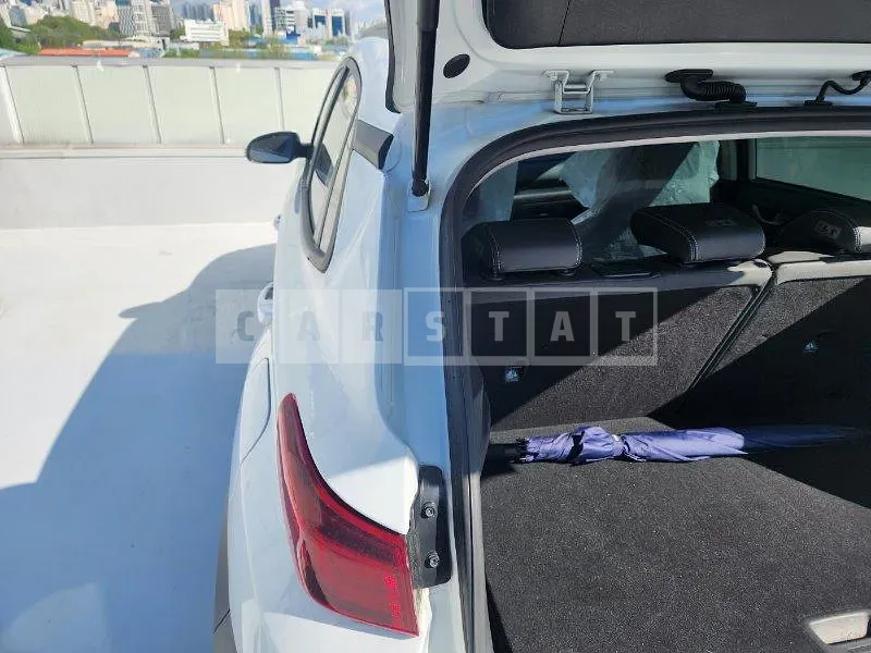 Photo 2 of 50: 2020 Hyundai Kona, VIN KMHK2817HLU516676 — Korean insurance auction