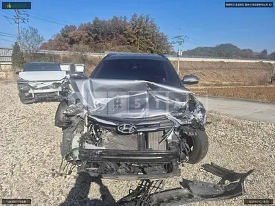 Photo 1 of 18: 2017 Hyundai Santa Fe, VIN KMHSW81UBJU791948 — Korean insurance auction