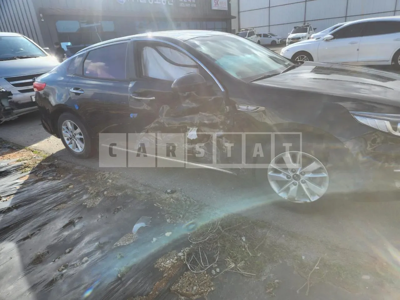 Photo 2 of 13: 2016 Kia K5, VIN KNAGT416BHA118119 — Korean insurance auction