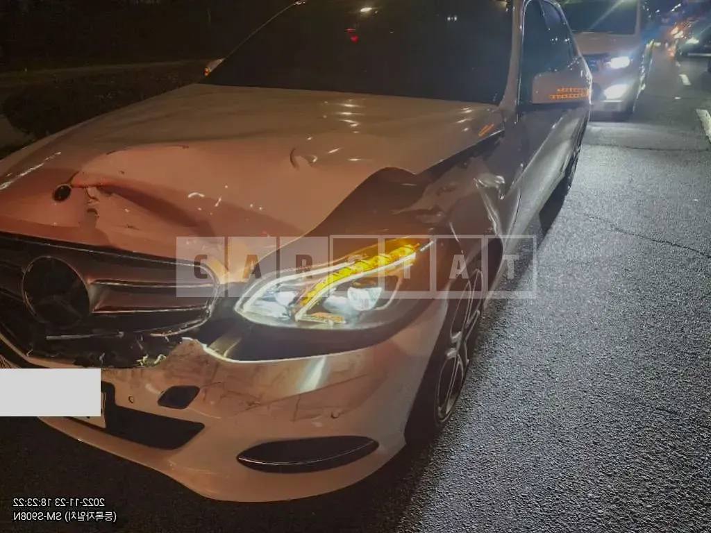 Photo 2 of 3: 2016 Mercedes-Benz E250 BlueTec 4Matic, VIN WDDHF9HB0GB236471 — Korean insurance auction