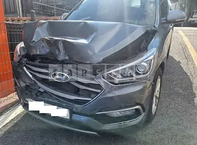 Photo 1 of 13: 2018 Hyundai Santa Fe, VIN KMHSW81UBJU820802 — Korean insurance auction