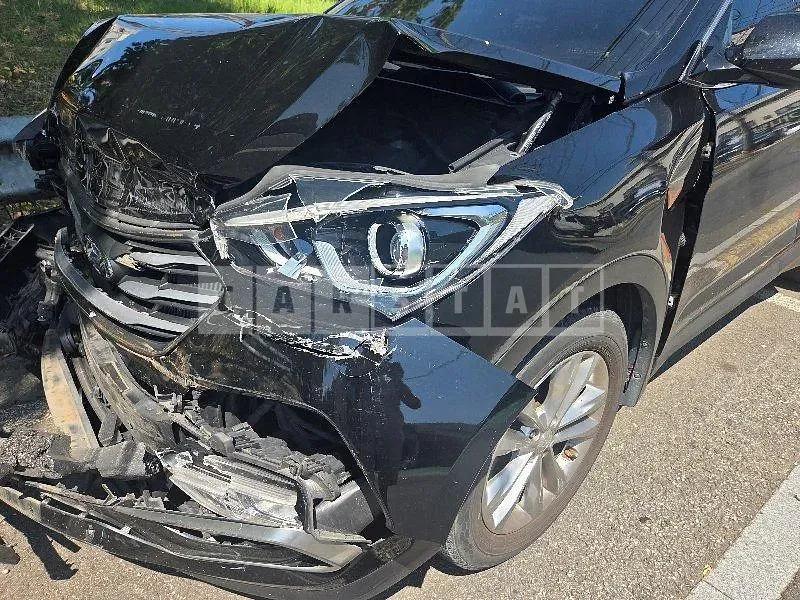 Photo 2 of 10: 2015 Hyundai Santa Fe, VIN KMHSW81UBGU612481 — Korean insurance auction