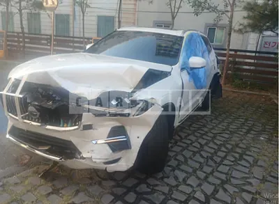 Photo 1 of 18: 2023 Volvo XC60 B5 AWD — Korean insurance auction