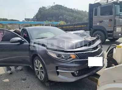 Photo 1 of 26: 2018 Kia K5, VIN KNAGS411BJA234105 — Korean insurance auction