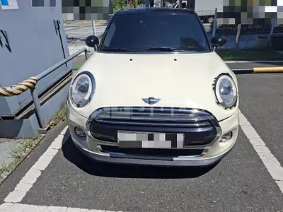 Photo 1 of 8: 2015 MINI Cooper Five-Door — Korean insurance auction