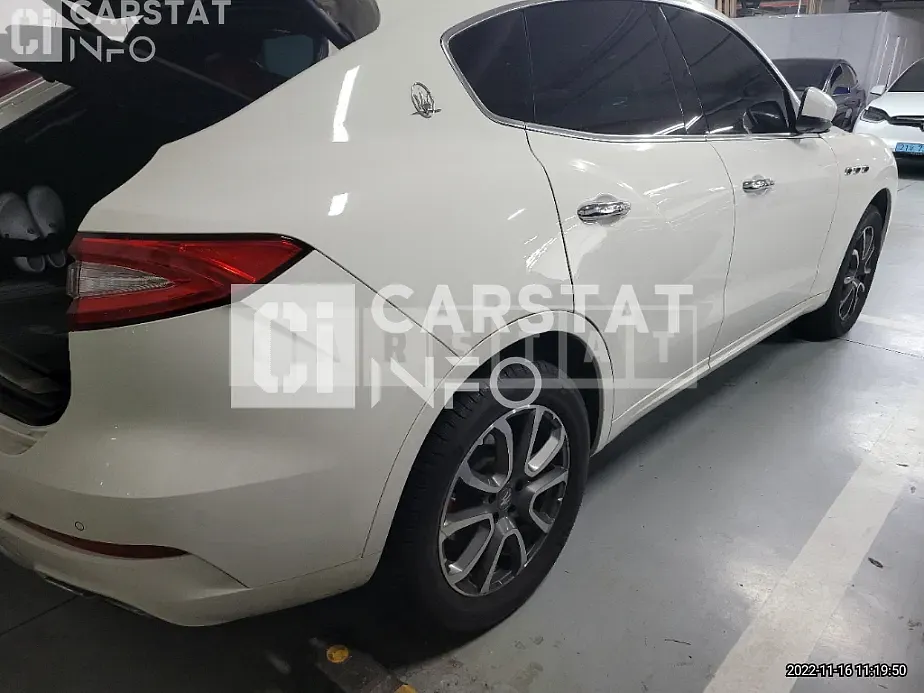 Photo 2 of 32: 2017 Maserati Levante, VIN ZN661XUL6HX216098 — Korean insurance auction