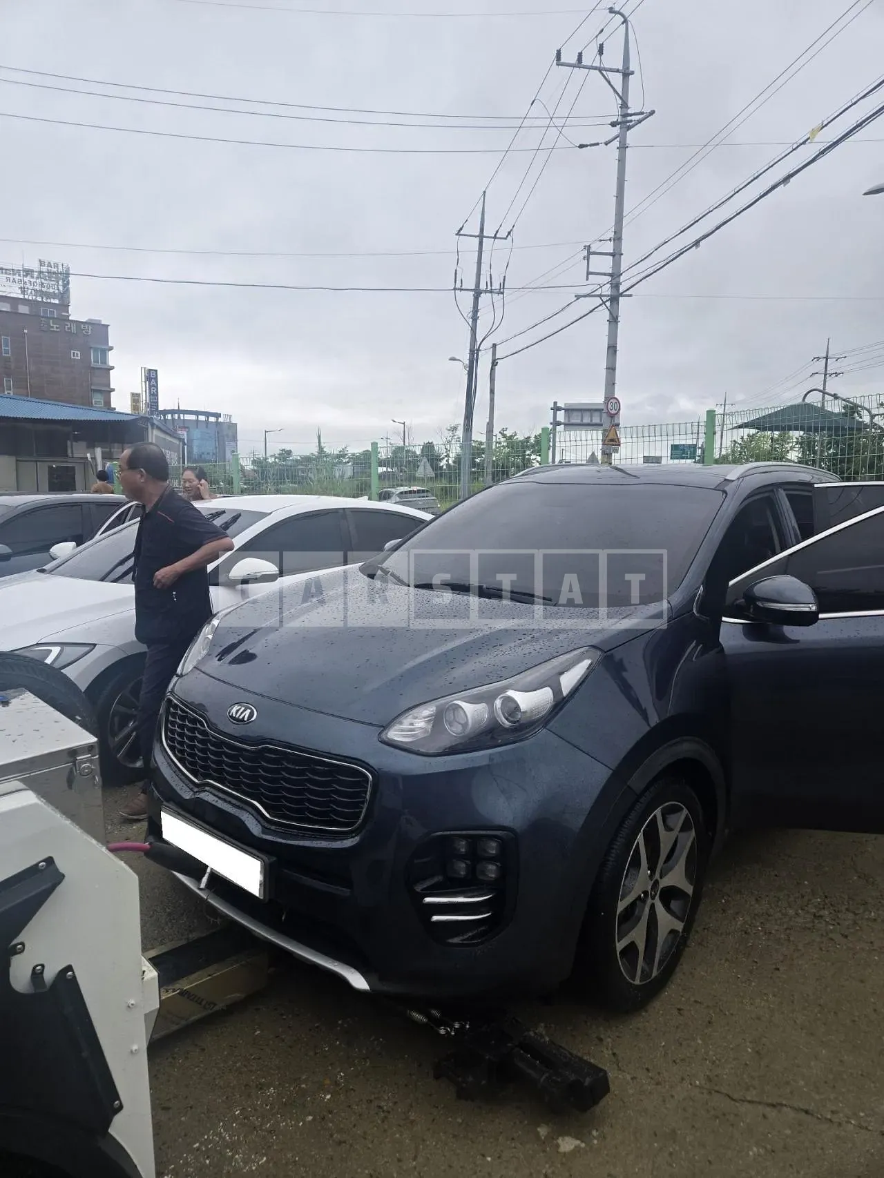 Photo 2 of 13: 2017 Kia Sportage, VIN KNAPM813BHK288851 — Korean insurance auction