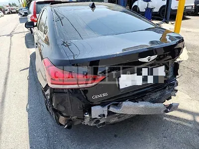 Photo 1 of 15: 2016 Genesis 3.3 — Korean insurance auction