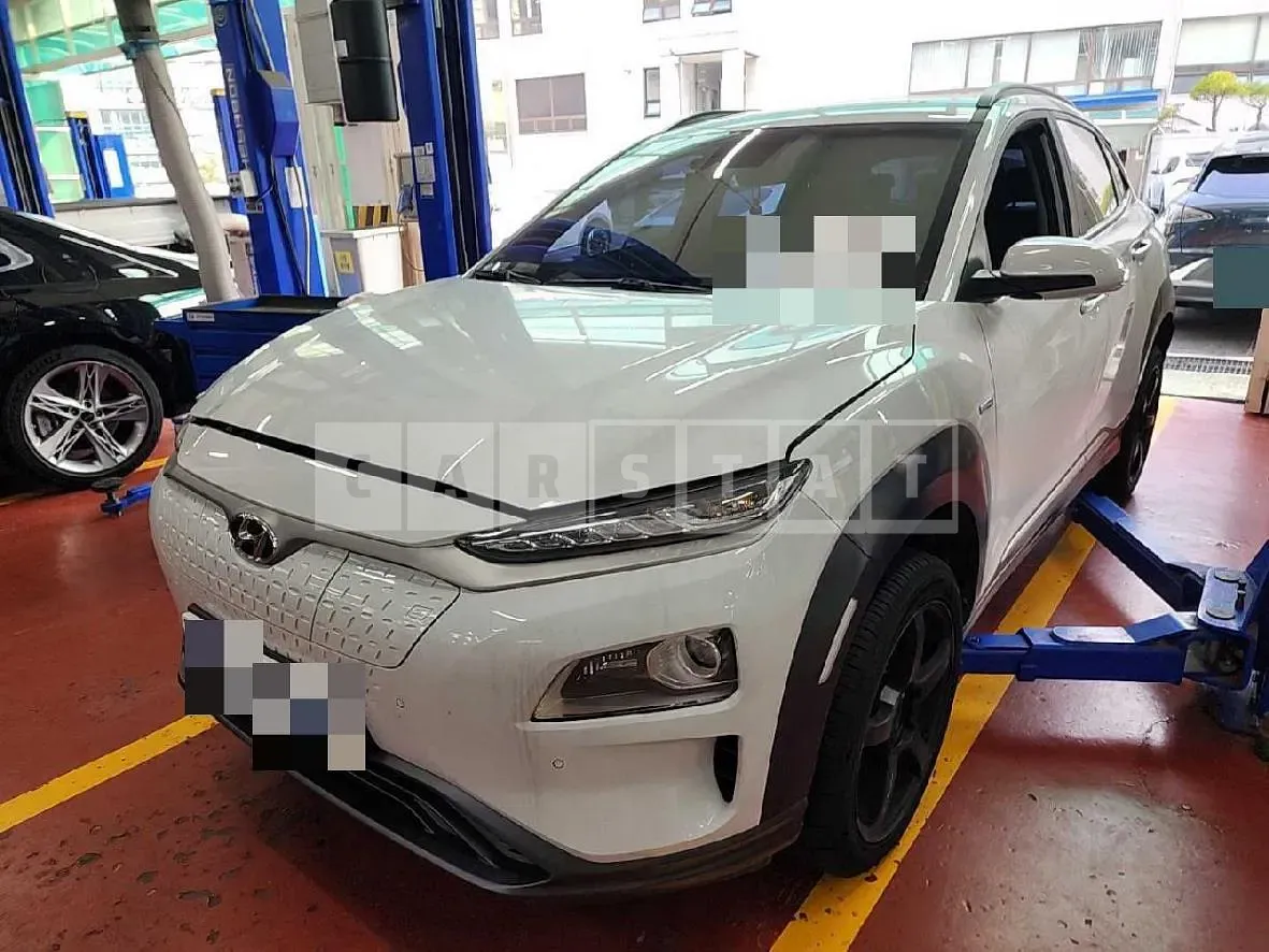 Photo 2 of 14: 2020 Hyundai Kona Electric, VIN KMHK381GFLU104825 — Korean insurance auction