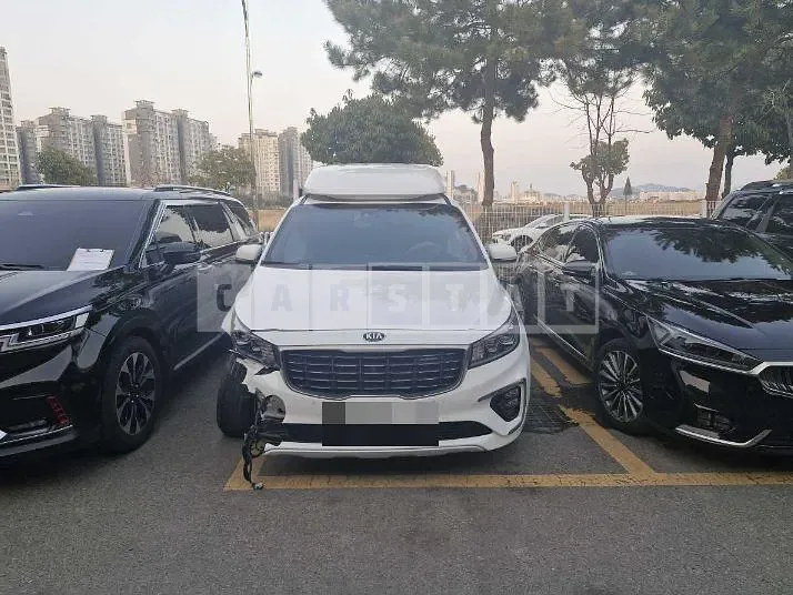 Photo 2 of 11: 2020 Kia Carnivals — Korean insurance auction