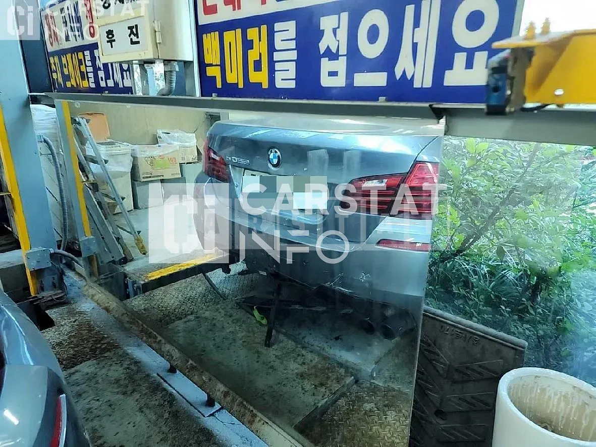 Photo 2 of 36: 2016 BMW 520d — Korean insurance auction