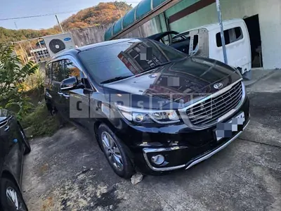 Photo 1 of 16: 2018 Kia Carnivals — Korean insurance auction