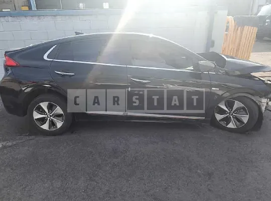 Photo 2 of 10: 2017 Hyundai Modern Ionic Electric, VIN KMHC051HFHU000646 — Korean insurance auction