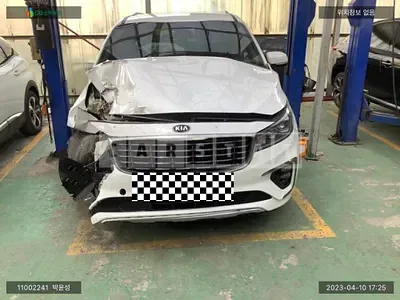 Photo 1 of 11: 2020 Kia Carnival, VIN KNAME81ABLS655626 — Korean insurance auction