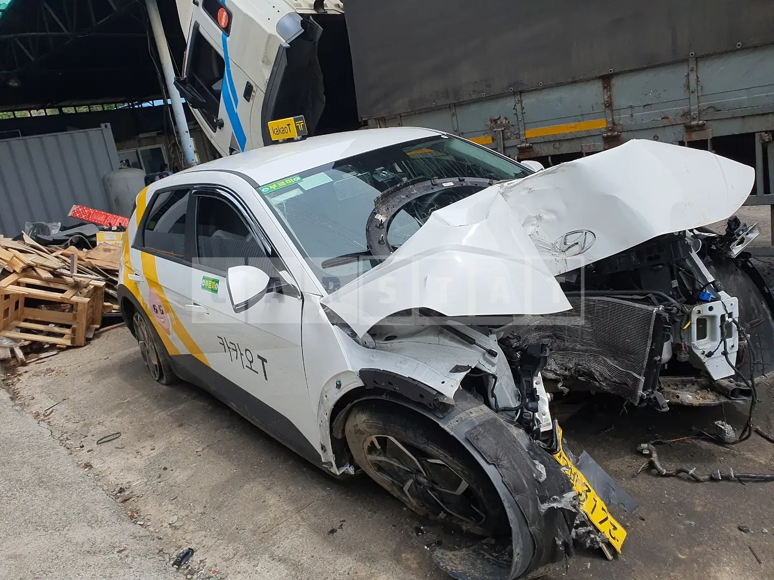 Photo 2 of 8: 2022 Hyundai Modern Ionic 5, VIN KMHKL81AFNU097123 — Korean insurance auction