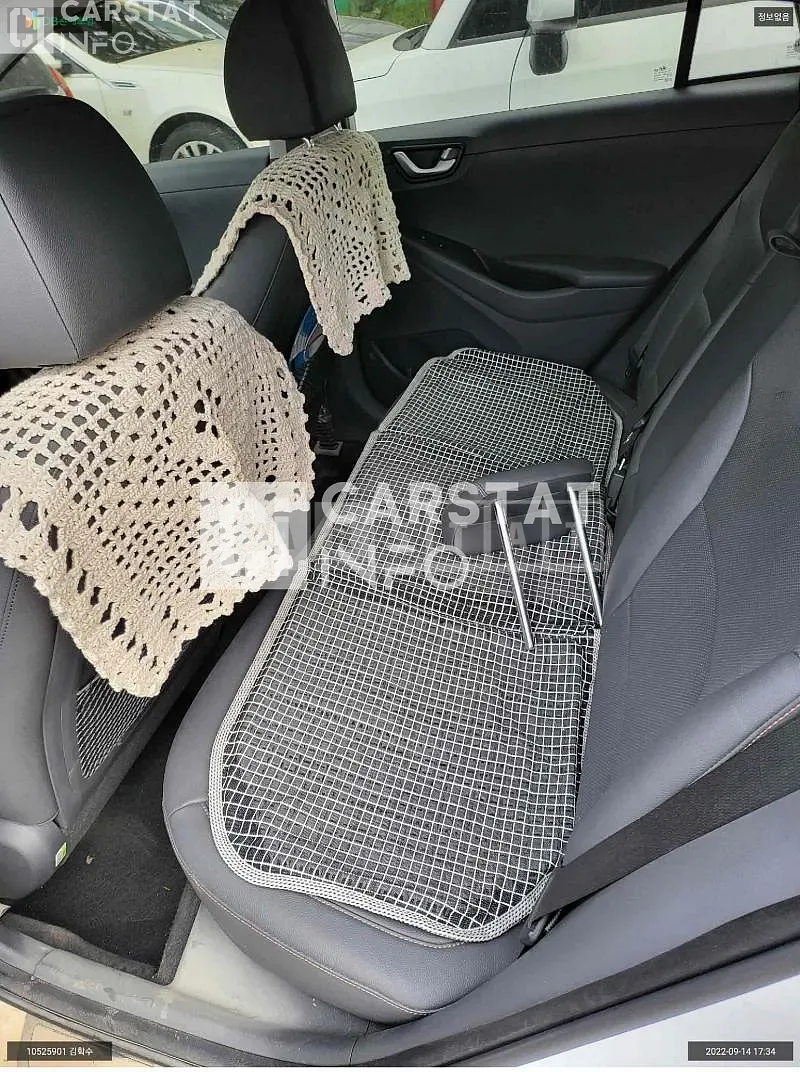 Photo 2 of 8: 2016 Hyundai Ionic Electric, VIN KMHC051HFHU001449 — Korean insurance auction