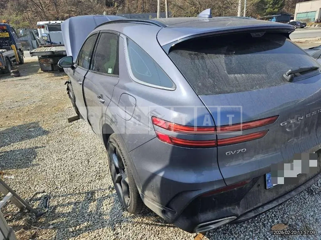 Photo 2 of 29: 2025 Genesis GV70 AWD — Korean insurance auction