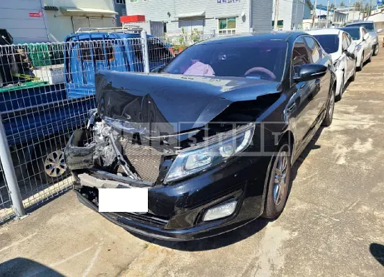 Photo 2 of 13: 2015 Kia K5, VIN KNAGN418BFA533064 — Korean insurance auction