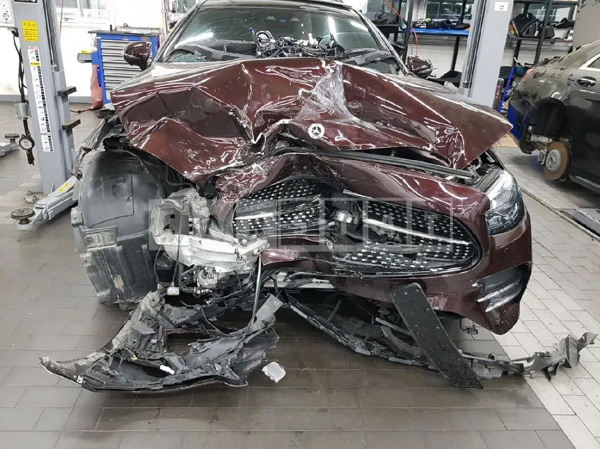 Photo 2 of 88: 2022 Mercedes-Benz E300 d 4Matic Coupe — Korean insurance auction