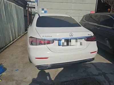 Photo 1 of 40: 2022 Mercedes-Benz E220d 4Matic — Korean insurance auction