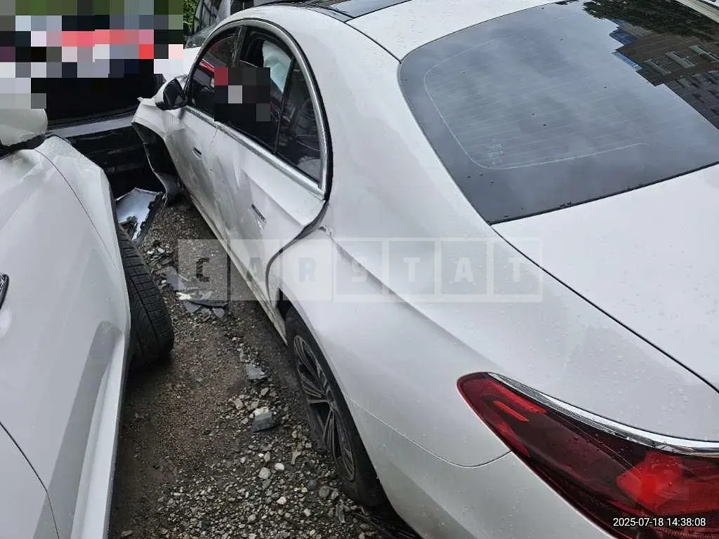 Photo 2 of 26: 2024 Mercedes-Benz E200 — Korean insurance auction