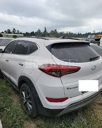Photo 2 of 5: 2018 Hyundai Tucson, VIN KMHJ5812GJU599433 — Korean insurance auction