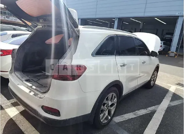 Photo 2 of 14: 2020 Kia Sorento — Korean insurance auction