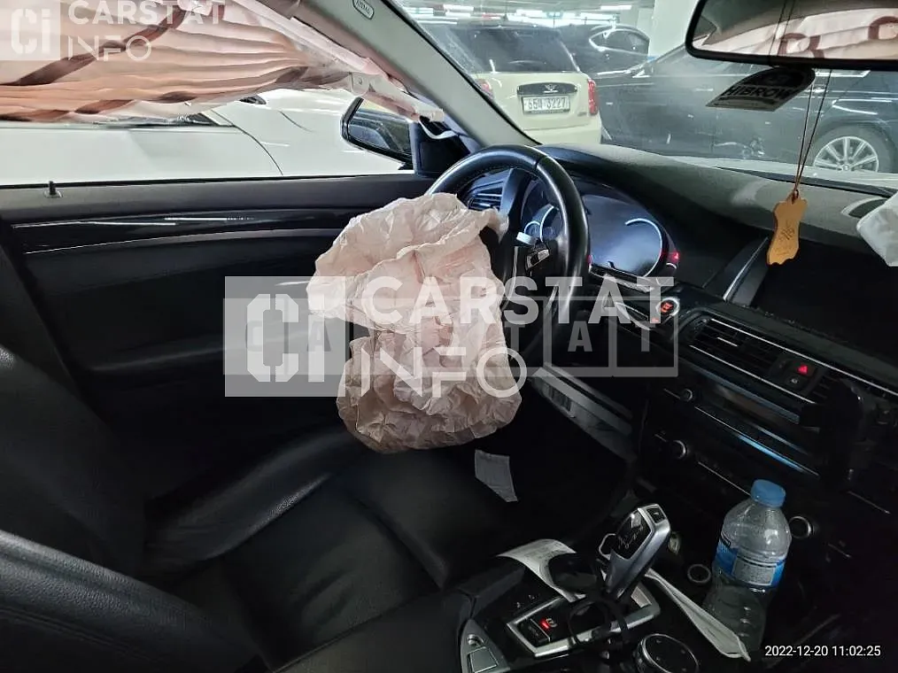 Photo 2 of 12: 2016 BMW 520d — Korean insurance auction