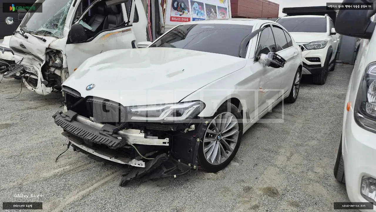 Photo 2 of 23: 2022 BMW 520i, VIN WBA11BH02NWX64287 — Korean insurance auction