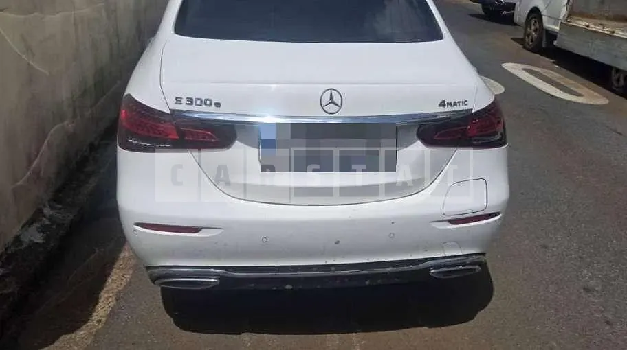 Photo 2 of 12: 2021 Mercedes-Benz E300 e 4Matic — Korean insurance auction
