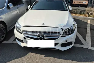 Photo 1 of 7: 2017 Mercedes-Benz C220 d — Korean insurance auction