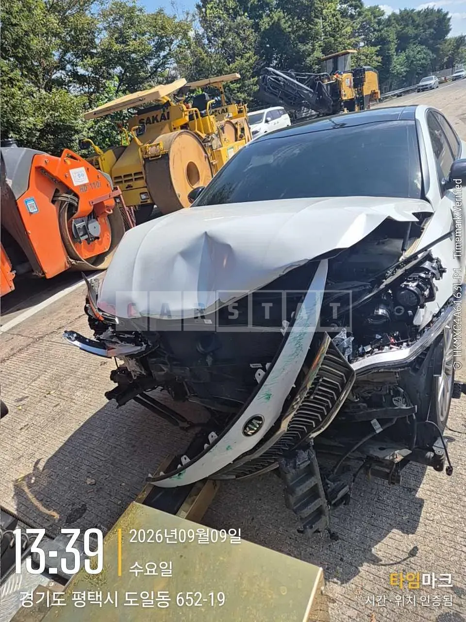 Photo 2 of 9: 2018 Kia K5, VIN KNAGW411BKA256083 — Korean insurance auction