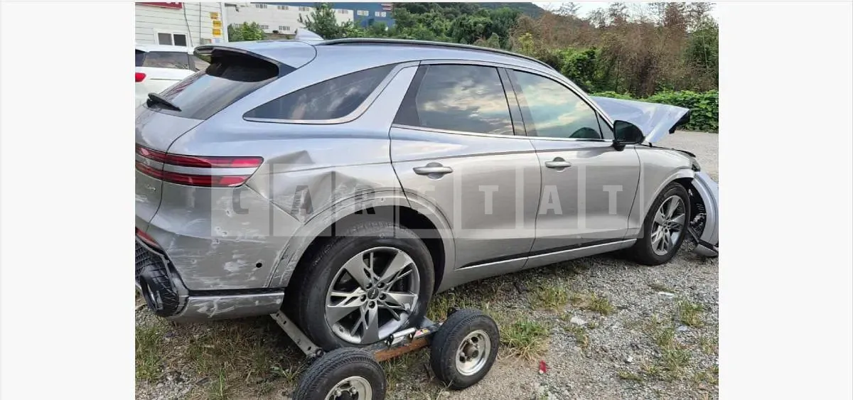 Photo 2 of 53: 2022 Genesis GV70 — Korean insurance auction