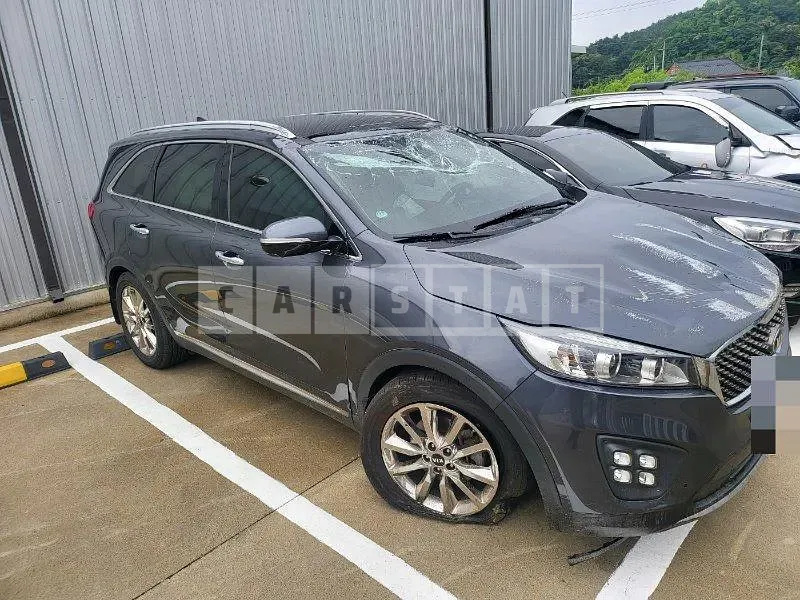 Photo 2 of 16: 2016 Kia Sorento — Korean insurance auction