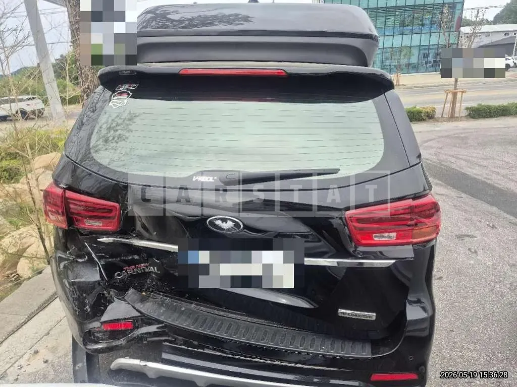 Photo 2 of 7: 2019 Kia Carnivals — Korean insurance auction