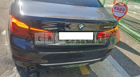 Photo 2 of 7: 2018 BMW 520d, VIN WBAJC3103JD032007 — Korean insurance auction