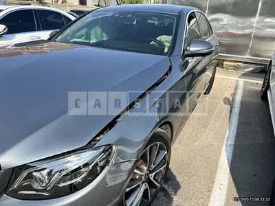 Photo 1 of 19: 2019 Mercedes-Benz E300 4Matic, VIN WDDZF4KB8KA576708 — Korean insurance auction