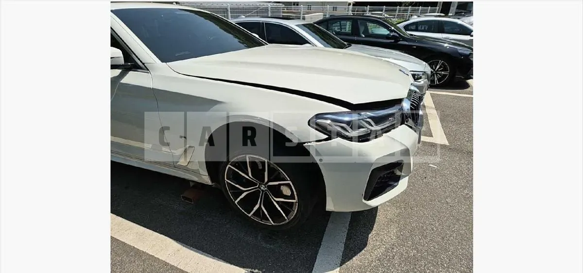 Photo 2 of 64: 2021 BMW 530e — Korean insurance auction