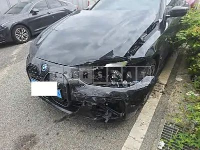 Photo 1 of 17: 2024 BMW i4 eDrive40 — Korean insurance auction