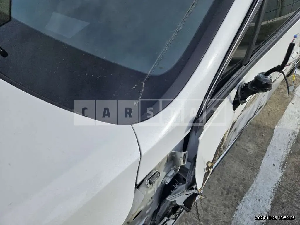 Photo 2 of 15: 2023 Kia K5 — Korean insurance auction