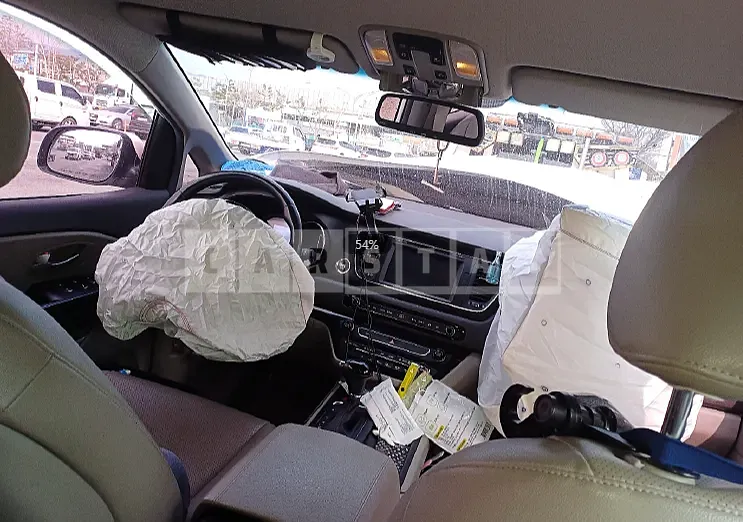 Photo 3 of 3: 2016 Kia Carnival, VIN KNAMB81ABGS216949 — Korean insurance auction