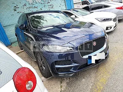 Photo 1 of 17: 2018 Jaguar F-Pace 20d, VIN SADCA2BN0JA277908 — Korean insurance auction