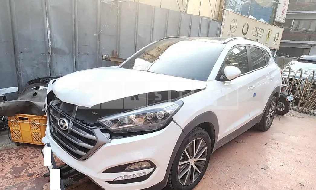 Photo 2 of 16: 2016 Hyundai Tucson, VIN KMHJ381ABGU183510 — Korean insurance auction