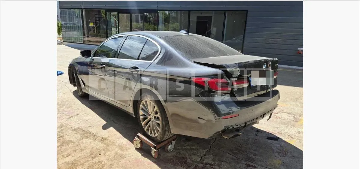 Photo 2 of 13: 2023 BMW 520i — Korean insurance auction