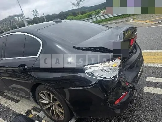 Photo 2 of 10: 2019 BMW 520i Luxury — Korean insurance auction