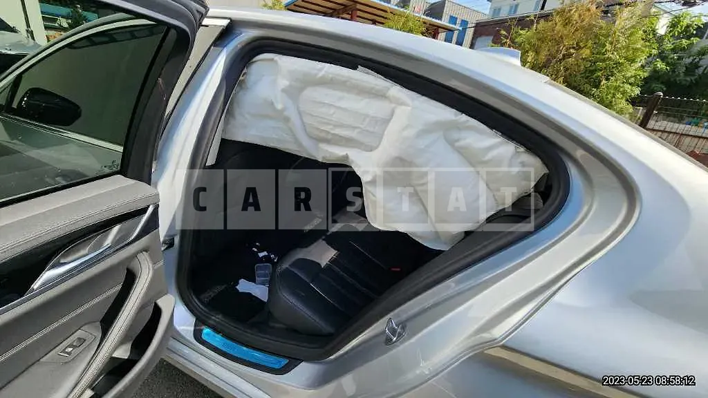 Photo 2 of 42: 2020 BMW 520i Luxury, VIN WBAJK9101LCD38799 — Korean insurance auction