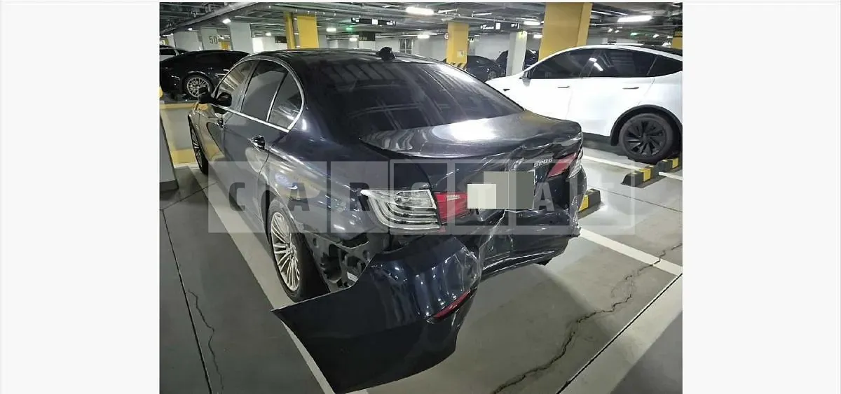 Photo 2 of 13: 2015 BMW 520d xDrive — Korean insurance auction
