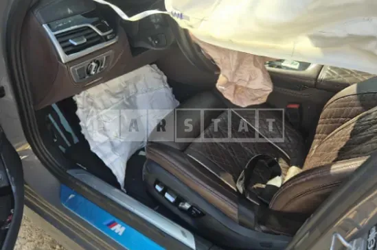 Photo 2 of 18: 2021 BMW 730d xDrive — Korean insurance auction