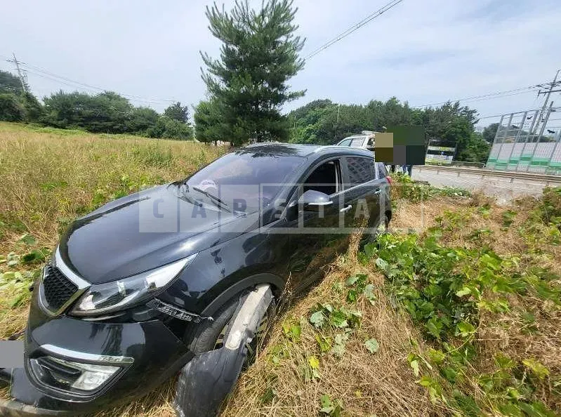 Photo 2 of 9: 2015 Kia Sportage R — Korean insurance auction